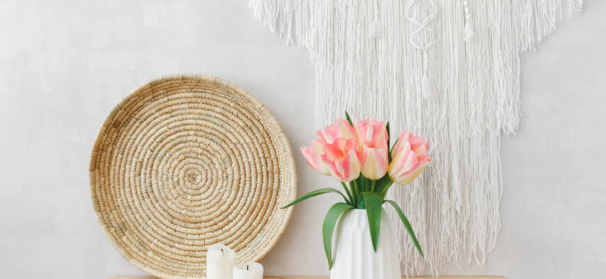 White,Ceramic,Vase,,Bouquet,Of,Pink,Tulips,Flowers,,Wicker,Tray,