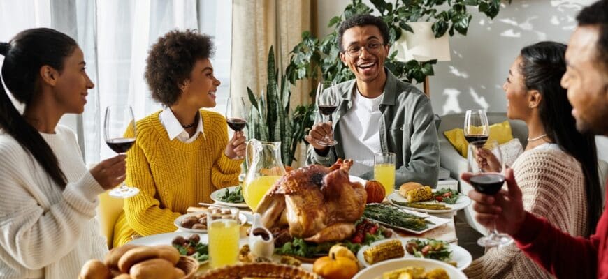 A,Group,Of,Friends,Enjoy,A,Festive,Thanksgiving,Meal,Filled