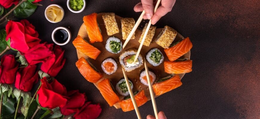 Heart,Shaped,Valentine,Day,Sushi,Set.,Classic,Sushi,Rolls,,Philadelphia,